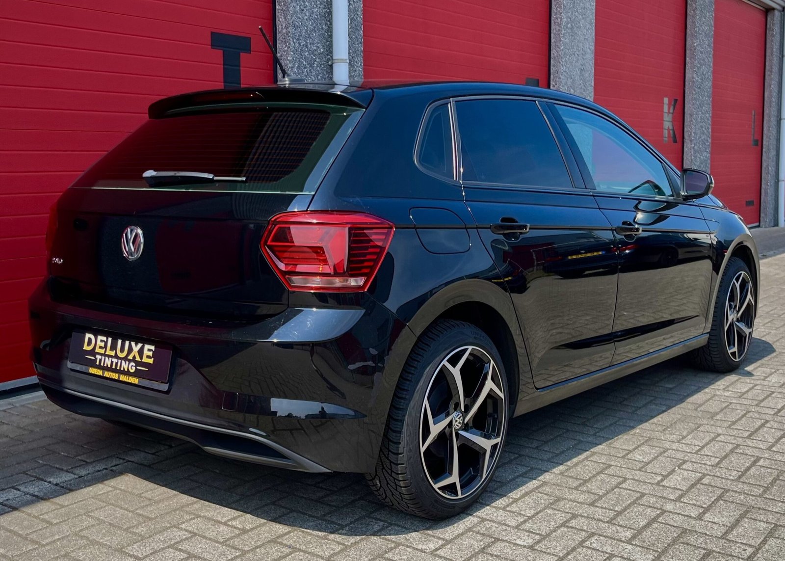 volkswagen-ramen-blinderen-tinten-emmen-deluxetinting (2) volkswagen-ramen-blinderen-tinten-emmen-deluxetinting (2)