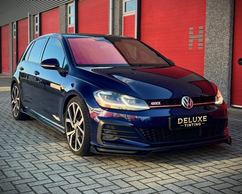 Red-rode-chameleon-tint-voorraam-deluxetinting-emmen-golf-gti-7